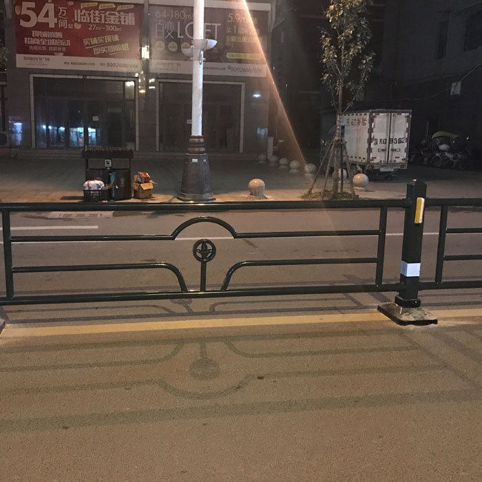 南京道路护栏-09